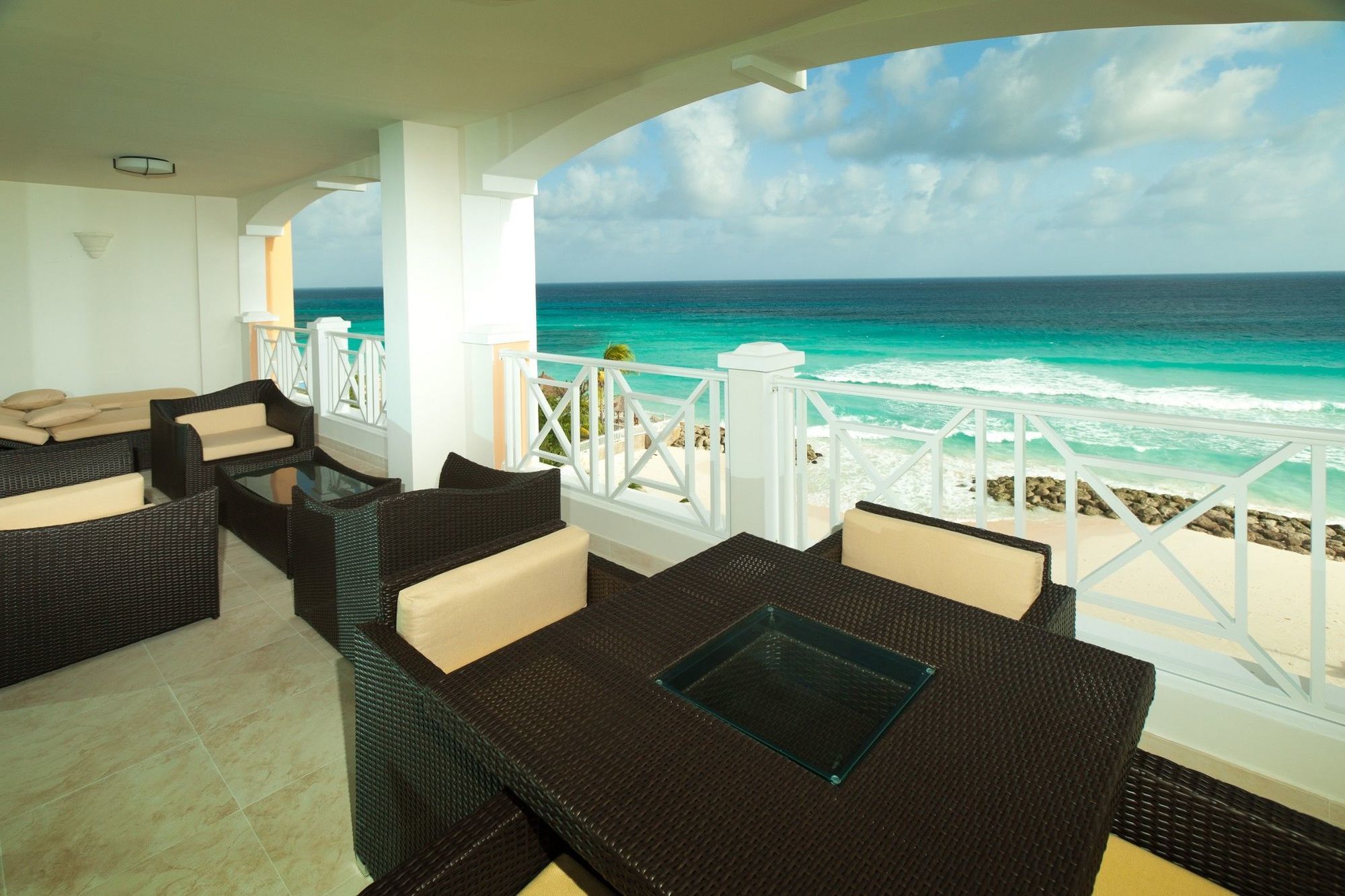 Saint Lawrence Gap Ocean Two Resort - Breakfast Included By Ocean Hotels מראה חיצוני תמונה